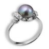 211063 Кольцо - Серебряное кольцо с серым жемчугом и фианитами